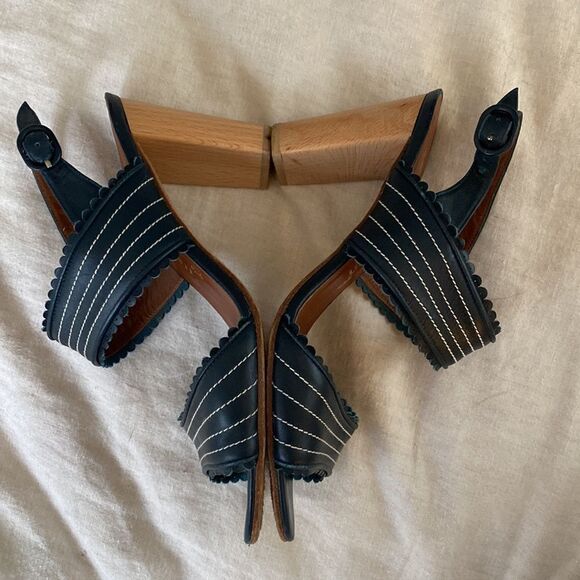 Karine Arabian Paris Heels 38.5(8.5) - Picture 5 of 7